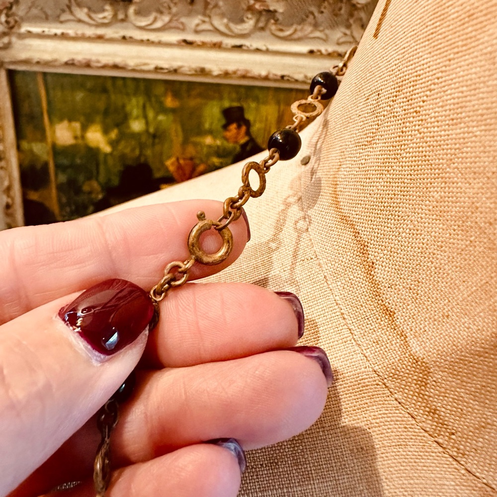 Vintage Victorian Cameo Pendant Necklace - Picture 5 of 7
